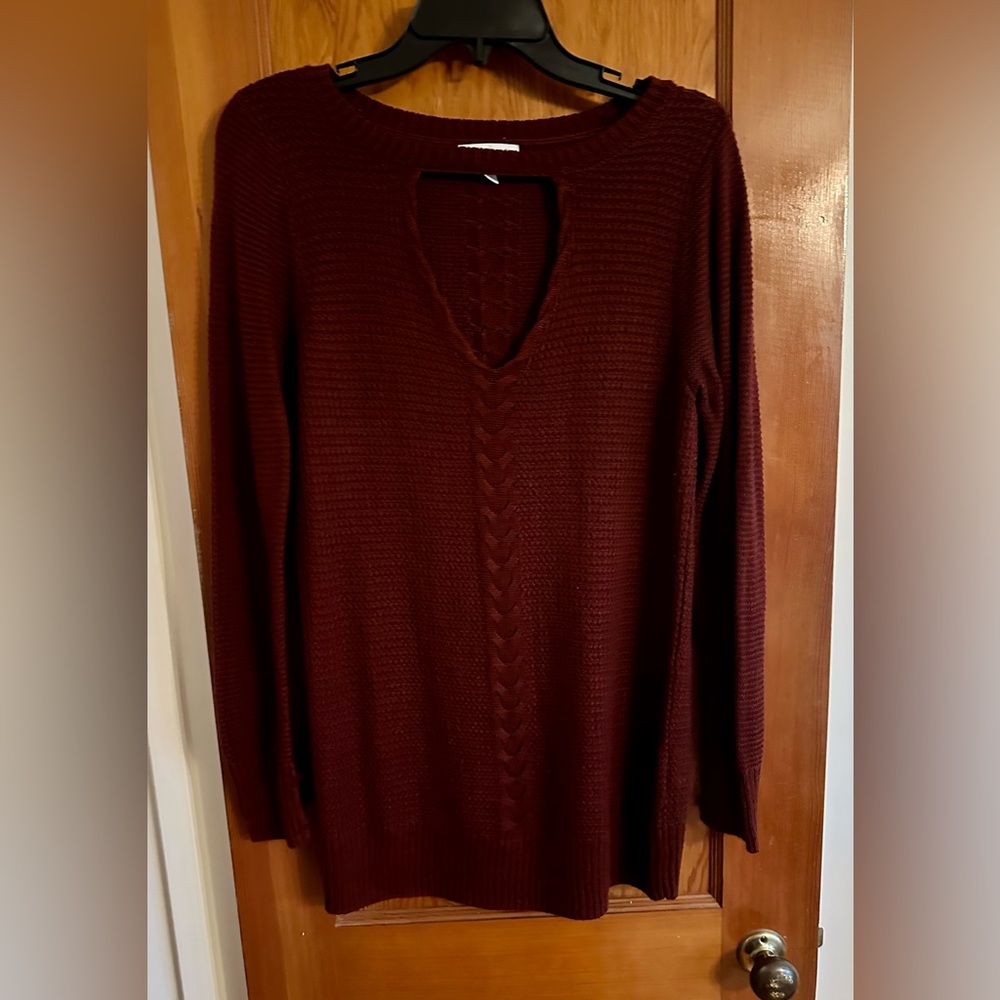NY & Co Burgundy cable knit keyhole sweater